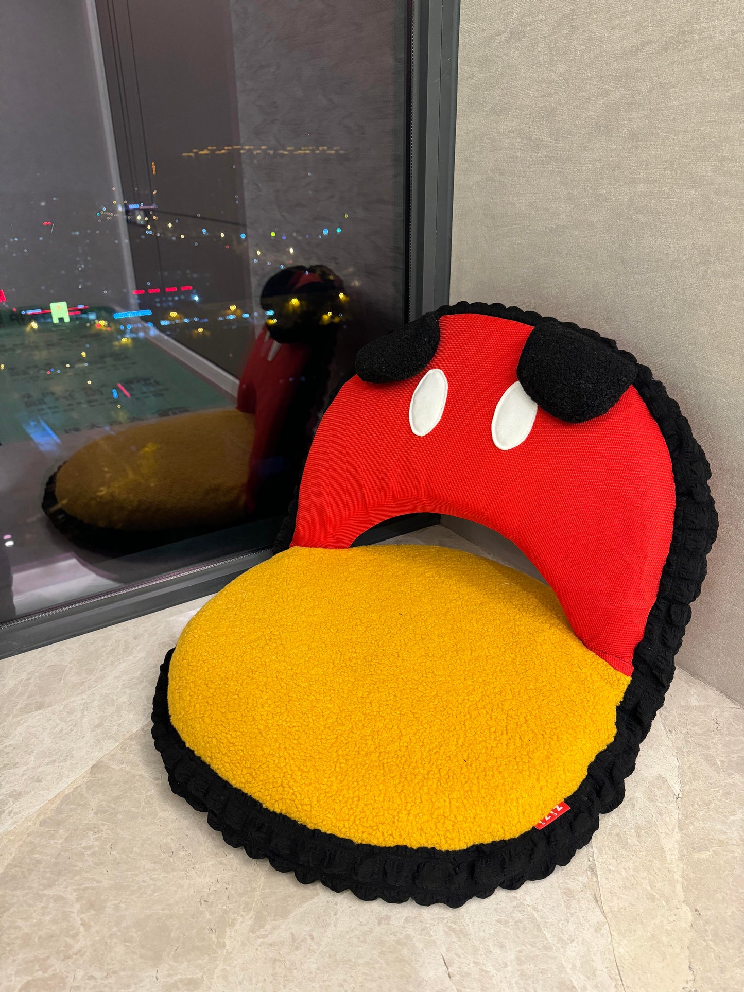 Cartoon-Inspired Floor Chair – Foldable Plush Seat Cushion with Backrest for Kids & Adults (Seating / Floor Chair)