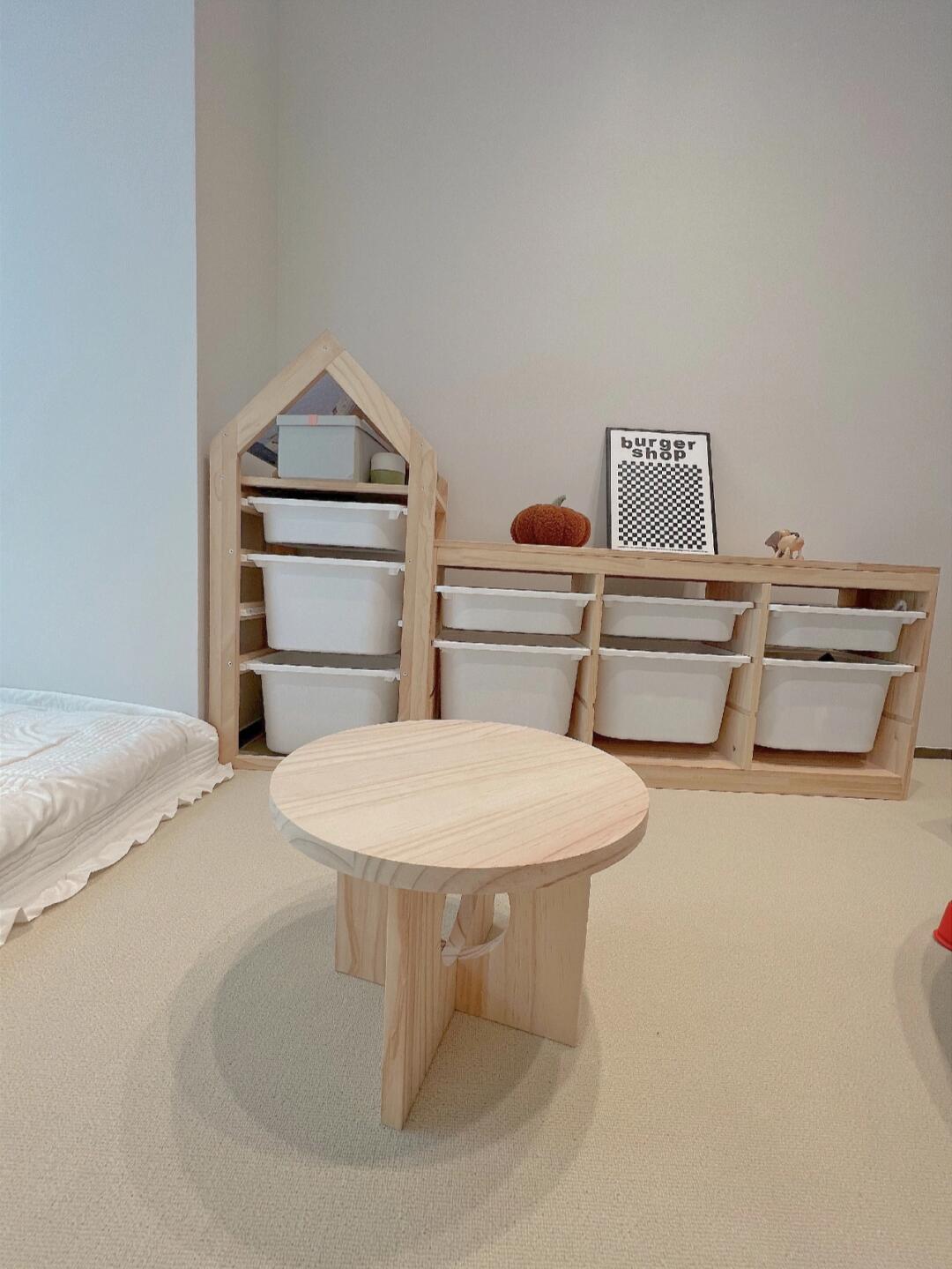 Minimalist Kids Wooden Round Table – Natural Pine Montessori Play Table with Modern Cutout Base