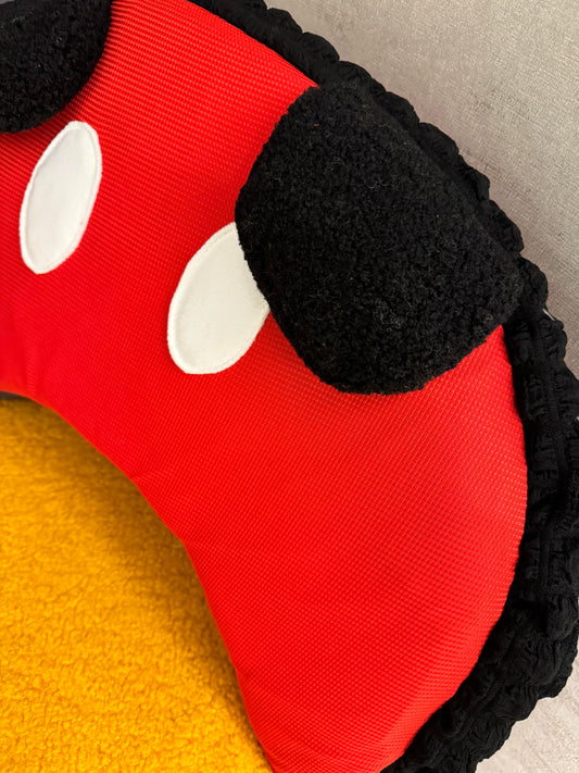 Cartoon-Inspired Floor Chair – Foldable Plush Seat Cushion with Backrest for Kids & Adults (Seating / Floor Chair)
