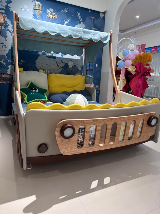 Adventure-Themed Camper Van Bed – Fun & Cozy Kids’ Sleeping Space